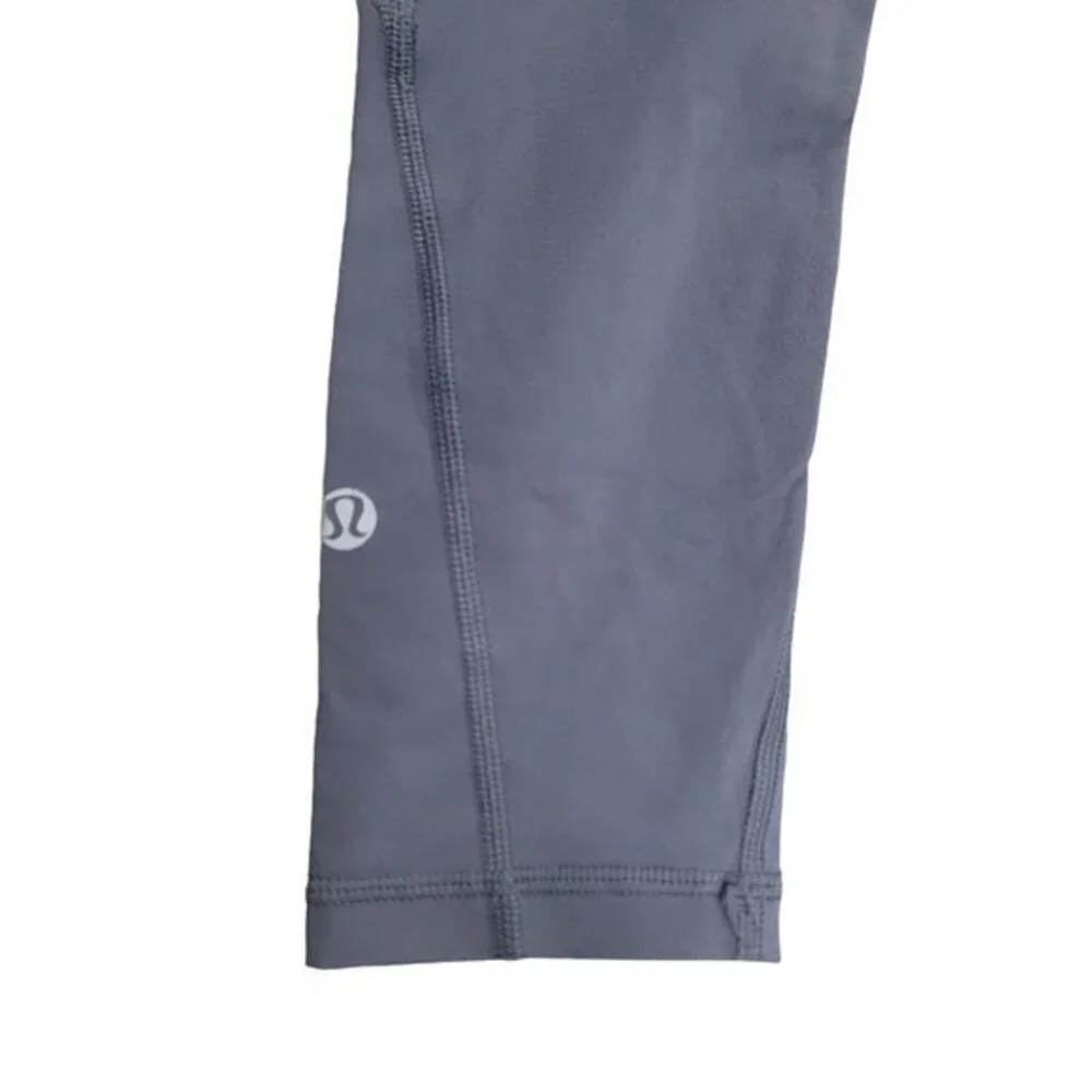 Lululemon Womens Size‎ 4 Black Gray Rear Zipper Pocket Leggings
